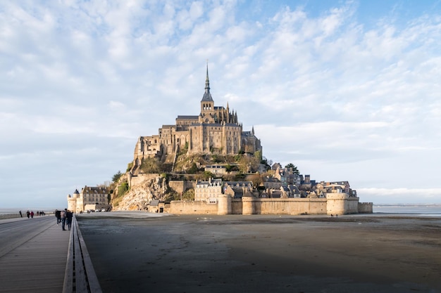 Foto blick auf den mont saint-michel in frankreich