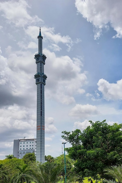 Blick auf den Parkplatz der Al Markaz-Moschee von oben