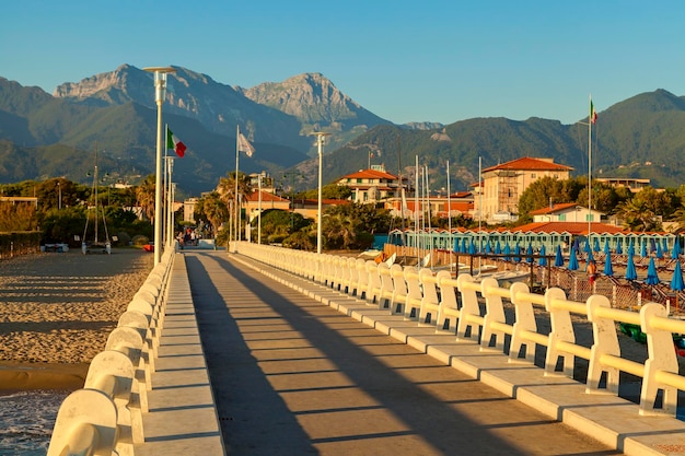 Blick auf den Pier von Forte dei Marmi