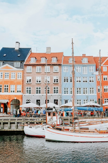 Blick auf den Stadtteil Nyhavn in Kopenhagen, Dänemark