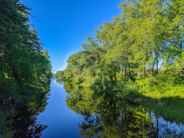 Blick auf den Staroladozhsky-Kanal in Shlisselburg, Russland.