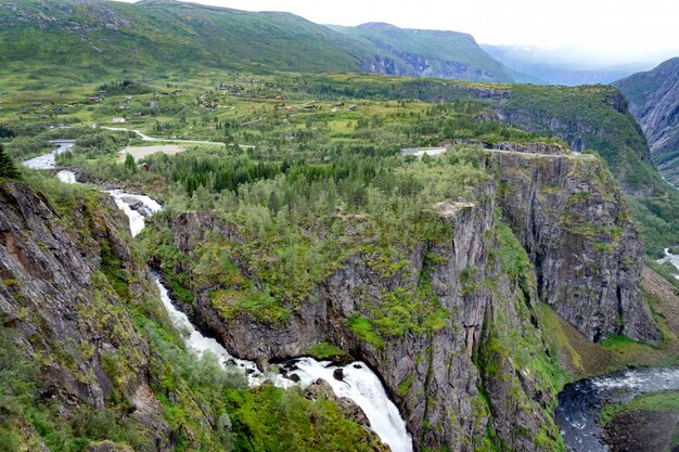 Blick auf den Voringfossen Wasserfall in Norwegen