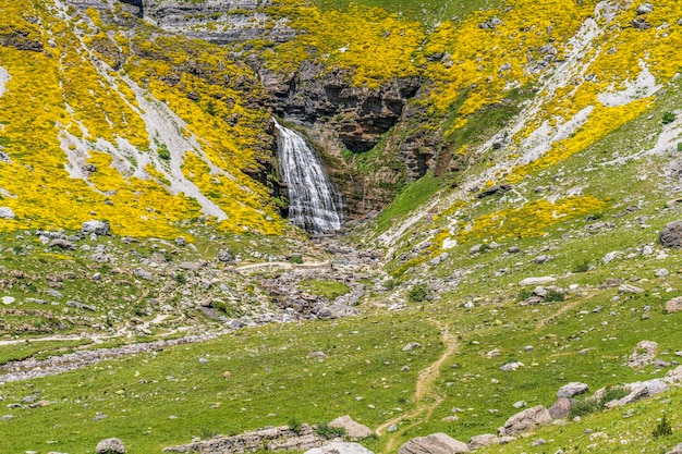 Blick auf den Wasserfall Schachtelhalm in Ordesa und Monte Perdido Nationalpark Aragon Huesca Spanien