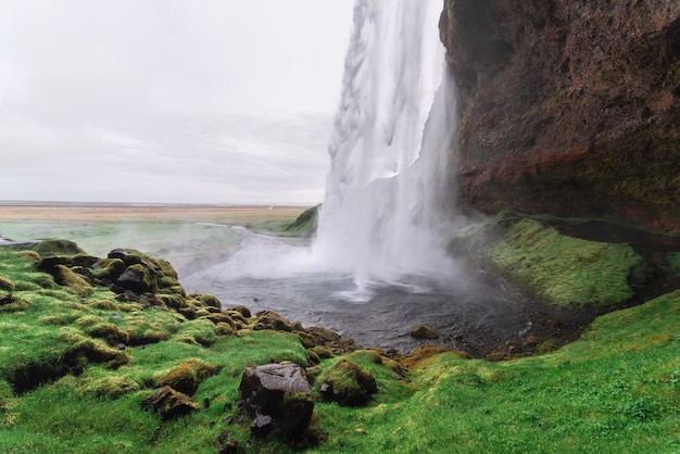 Blick auf den Wasserfall Seljalandsfoss Island