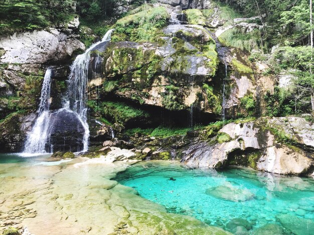 Foto blick auf den wasserfall