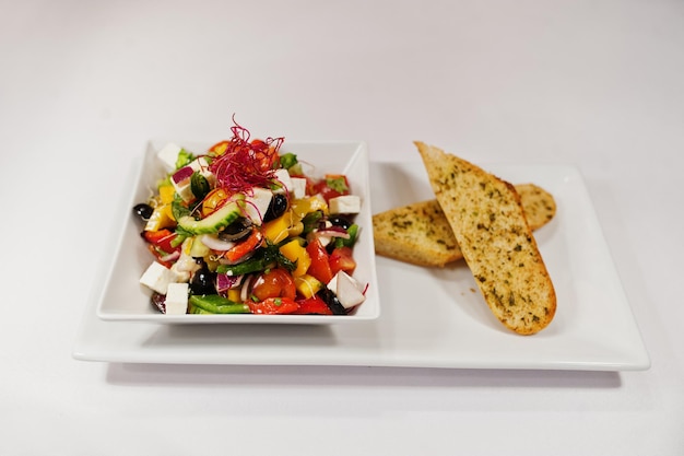 Blick auf den weißen Hintergrund des Salats Gesunde Ernährung Mittagessen Konzept