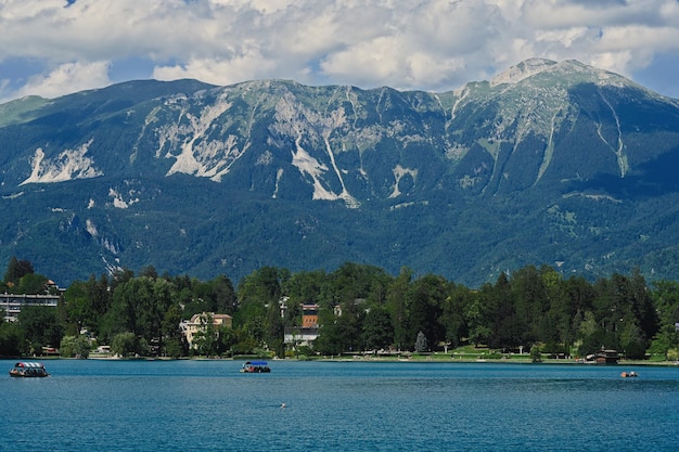 Blick auf den wunderschönen Bleder See Slowenien