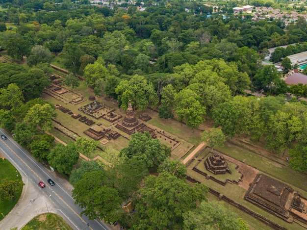 Foto blick auf die alte burg von der drohne