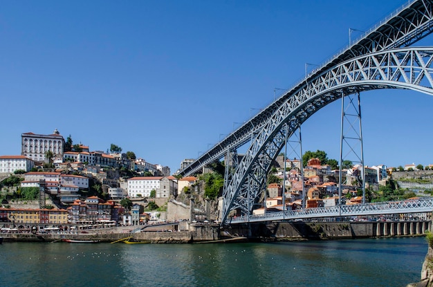 Blick auf die Altstadt von Porto Portugal Ribeira und den Fluss Douro