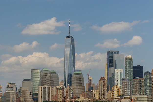 Blick auf die berühmten Wolkenkratzer von Lower Manhattan tagsüber New York City, Vereinigte Staaten von Amerika