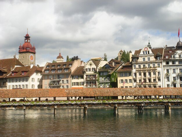 Blick auf die Brücke Kappelbrucke Luzern Schweiz