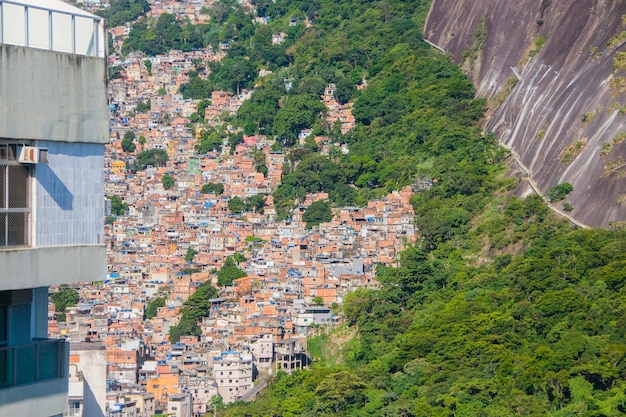 Blick auf die Favela Rocinha in Rio de Janeiro