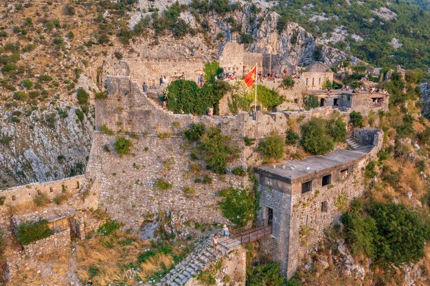 Blick auf die Festung von St. John Old Town Kotor Bucht von Kotor Montenegro bei Sonnenuntergang