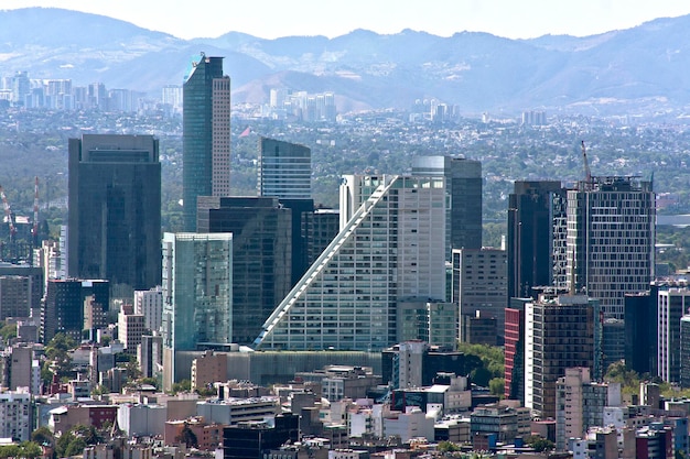 Blick auf die Gebäude des Paseo de la Reforma Mexico City Tourismus Reisen Mexiko Architektur