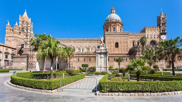 Blick auf die Kathedrale von Palermo