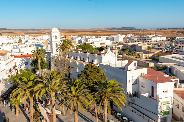 Blick auf die Kirche Santa Catalina vom Torre de Guzman in Conil de la Frontera Cadiz Andalusien