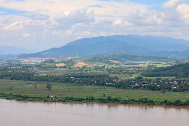 Blick auf die Landschaft Der Mekong ist ein wunderschöner Naturfluss in Thailand