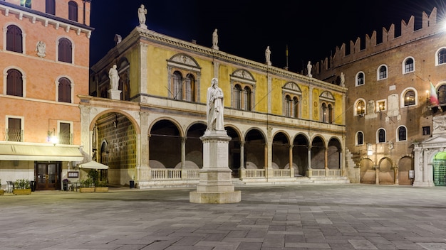 Blick auf die Piazza dei Signori in Verona