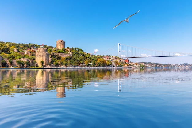 Blick auf die Rumelische Burg und die Zweite Bosporus-Brücke Istanbul