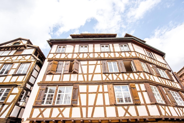 Blick auf die schönen alten Fachwerkhäuser in der Altstadt von Straßburg, Frankreich