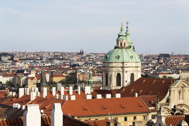 Blick auf die Skyline von Prag in der Tschechischen Republik