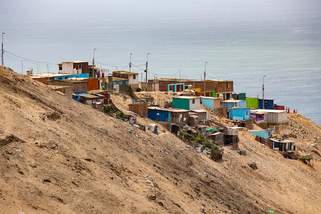 Blick auf die Slums von Lima vom Mount Morro Solar, Lima, Peru