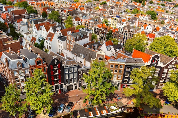 Blick auf die Stadt Amsterdam von Westerkerk Holland Niederlande