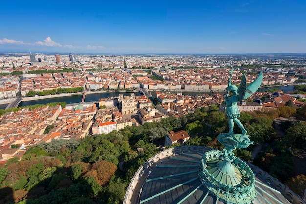 Blick auf die Stadt Lyon von der Spitze der Basilika Notredamedefourviere