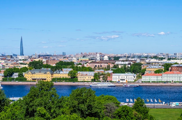 Blick auf die Stadt von der Kolonnade der St. Isaaks-Kathedrale St. Petersburg Russland