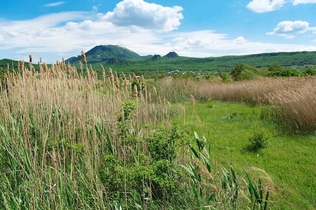 Blick auf die Stadt Zheleznovodsk vom Berg Beshtau