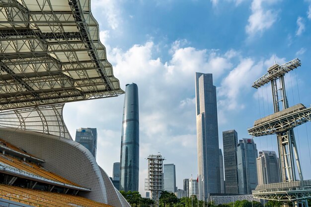 Blick auf die Straße von Guangzhou Zhujiang New Town Financial Center