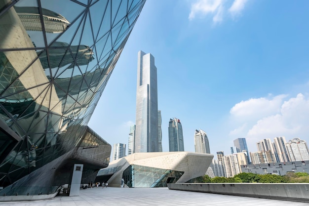 Blick auf die Straße von Guangzhou Zhujiang New Town Financial Center