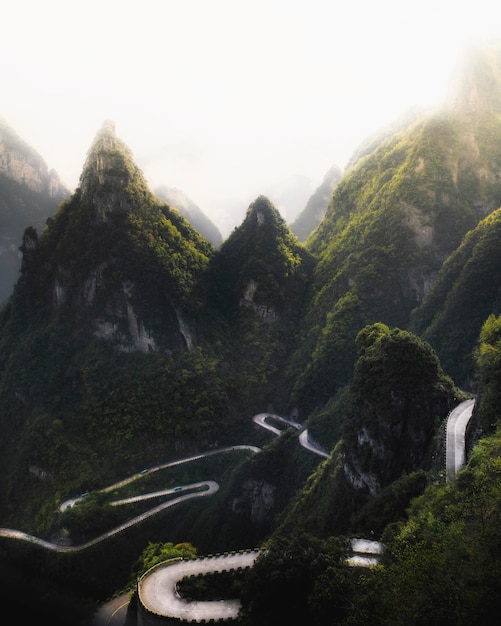 Blick auf die tianmen mountain road, china