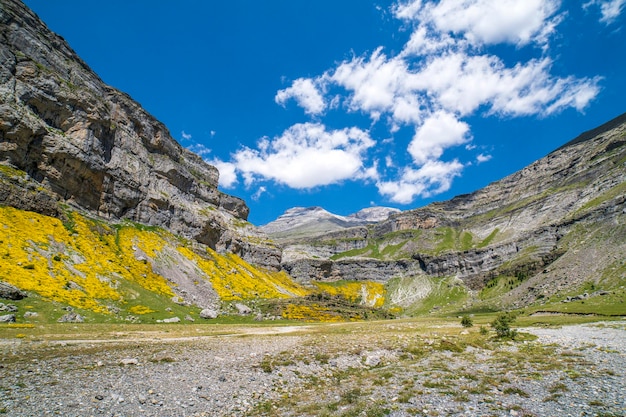 Blick auf die Tribünen von Soaso in Ordesa und Monte Perdido Nationalpark Aragon Huesca Spanien