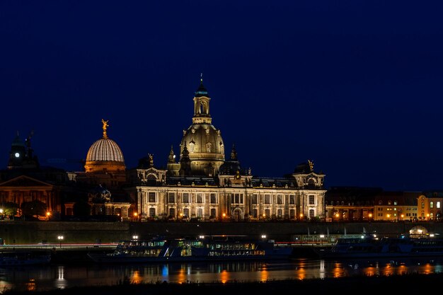 Blick auf Dresden bei Nacht