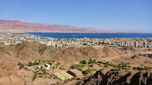 Blick auf Eilat und Jordanien vom Berg aus. Israel