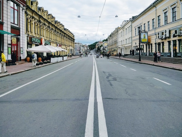 Foto blick auf eine straße in der stadt