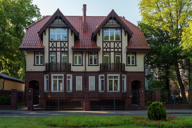 Blick auf eine Villa im historischen Viertel Amalienau Kaliningrad Russland