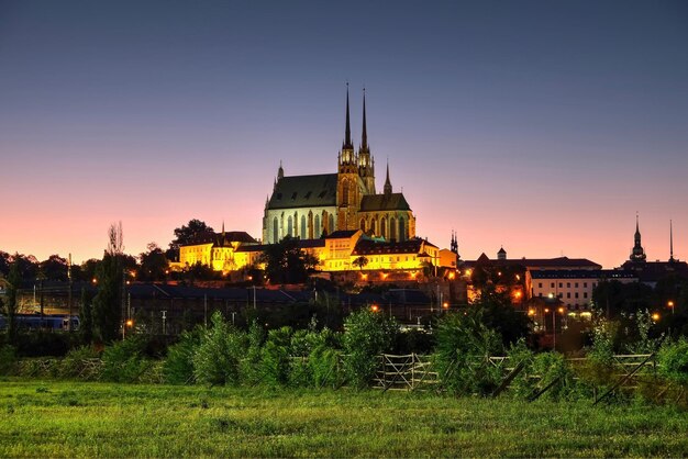 Blick auf Gebäude gegen den Himmel bei Sonnenuntergang