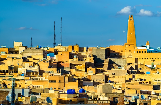 Blick auf Ghardaia, eine Stadt im Mzab-Tal.