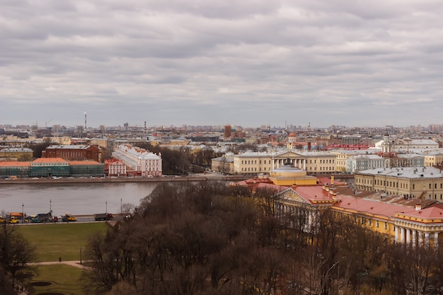 Blick auf Sankt Petersburg vom Dach der Isaaks-Kathedrale