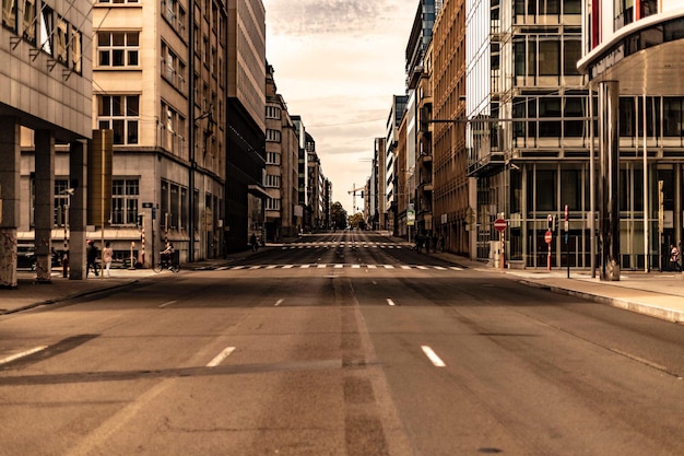 Foto blick auf stadtstraßen und gebäude gegen den himmel