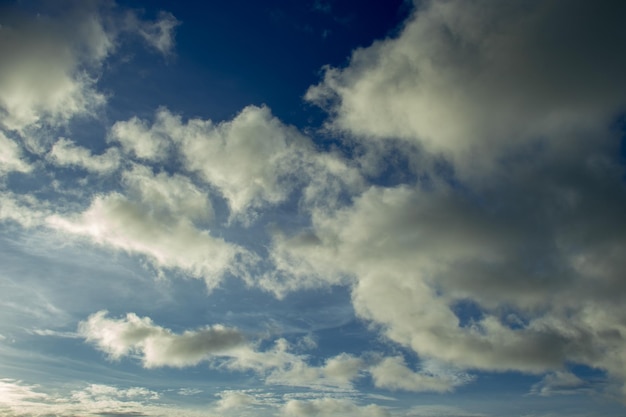 Blick auf Wolken am Himmel Aceh Indonesien.