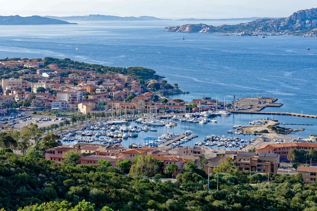 Blick hinunter nach Palau auf Sardinien