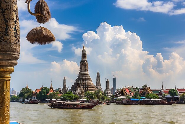 Foto blick über den fluss chao phraya vom boot zurück zum tempel wat arun  ⁇   ⁇   ⁇   ⁇   ⁇   ⁇   ⁇   ⁇   ⁇   ⁇