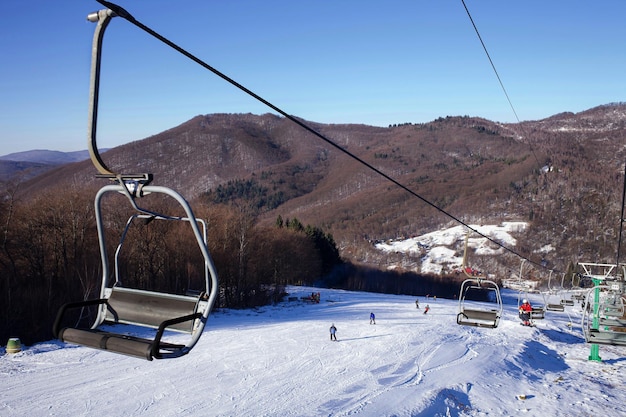 Foto blick vom lift auf die berge