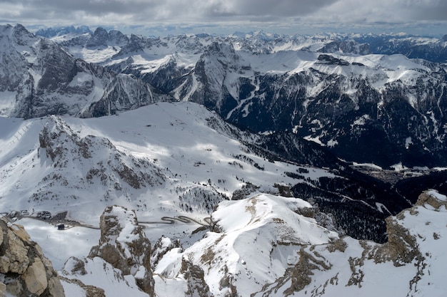 Blick vom Sass Pordoi im oberen Teil des Val di Fassa