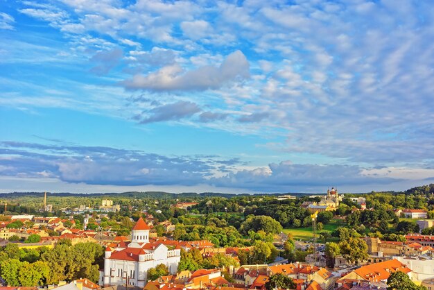 Blick von den Dächern der Kathedrale der Theotokos und der Altstadt in Vilnius, Litauen