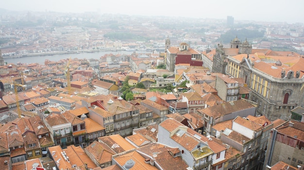 Foto blick von den dächern von lissabon auf alfama lissabon portugal