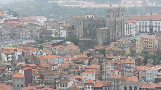 Blick von den dächern von lissabon auf alfama lissabon portugal